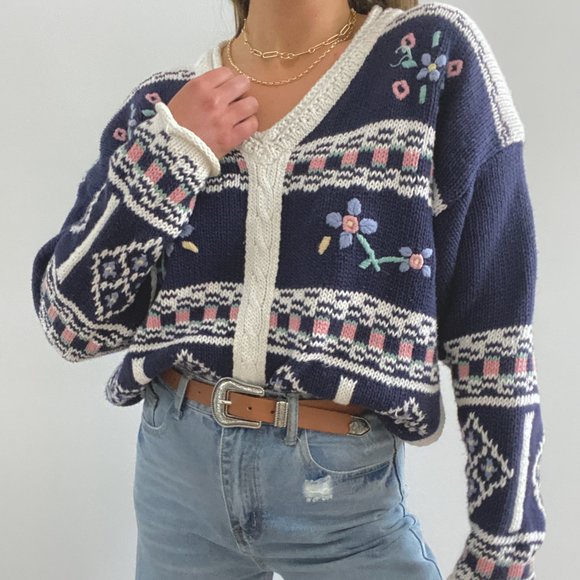 Vintage Cottage Core Oversized Floral Sweater - Picture 2 of 7